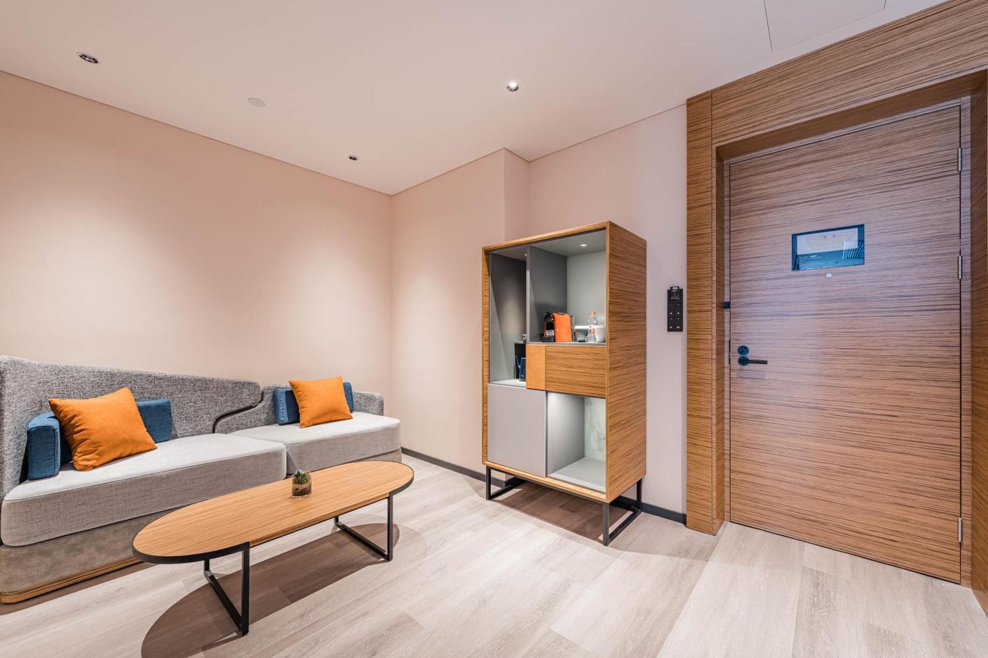 Urcove By Hyatt Hangzhou Riverside Cbd Экстерьер фото